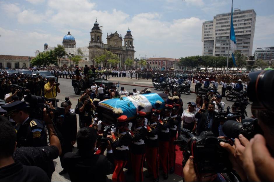 El cuerpo de Álvaro Arzú será trasladado al edificio de la Municipalidad de Guatemala. (Foto: archivo/Soy502)