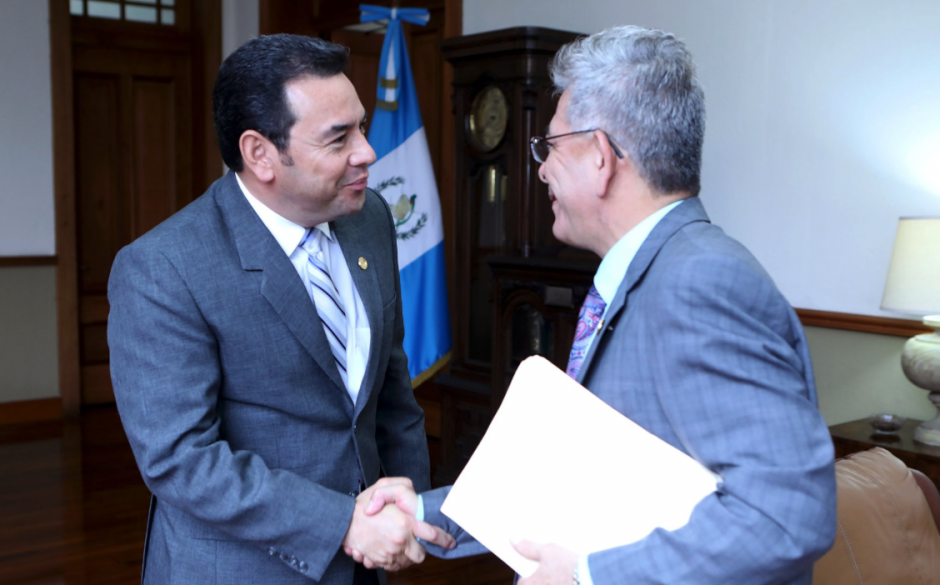 Jimmy Morales recibió a cada uno de los candidatos a Fiscal General. (Foto: Gobierno)