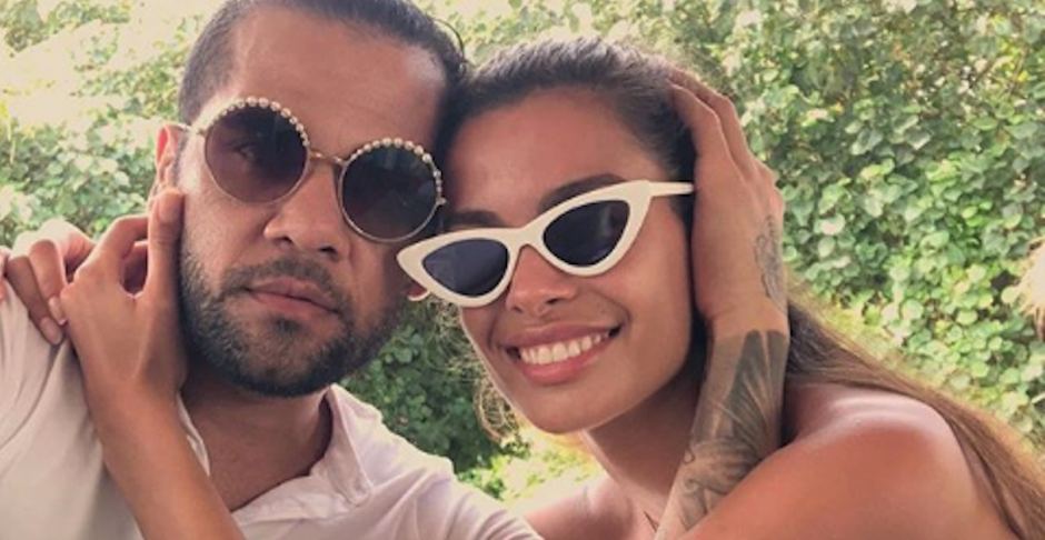 El futbolista brasileño Dani Alves disfrutó de vacaciones en las Islas Maldivas con su mujer, la española Joana Sanz. (Foto: Instagram)