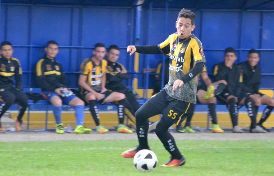 Antes de fichar con Deportivo Petapa, José Manuel Morales jugó con Aurora FC, de la Primera División. (Foto: Rincón Aurinegro)
