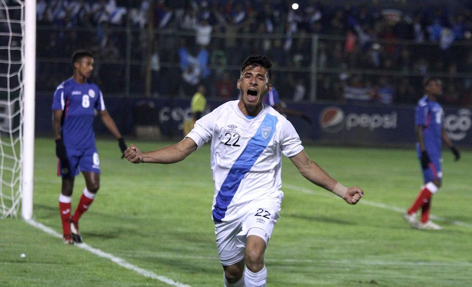 Wilson Pineda festejó su primer gol con la Bicolor. (Foto: Luis Barrios/Soy502)