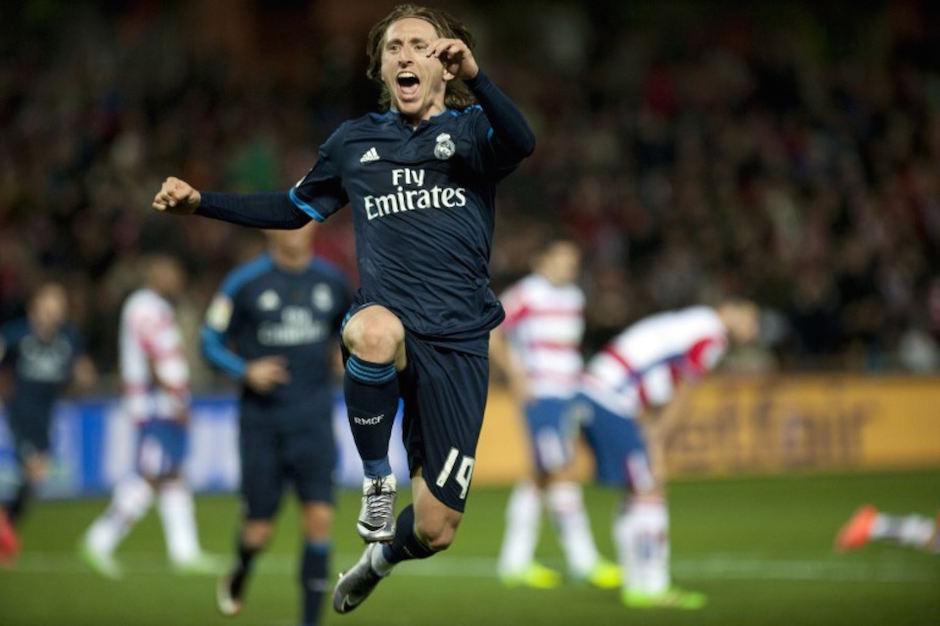 El croata Luka Modric es el mejor jugador de Europa, según la UEFA. (Foto: AFP)