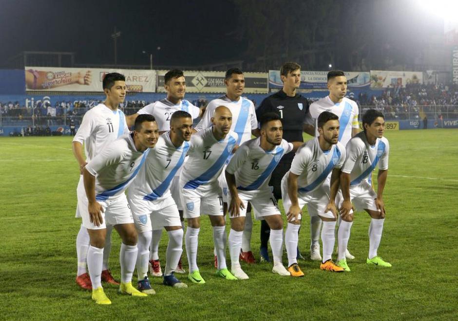 Waltyer Claverí presentó a los elegidos para enfrentar Argentina. (Foto: Fedefut)