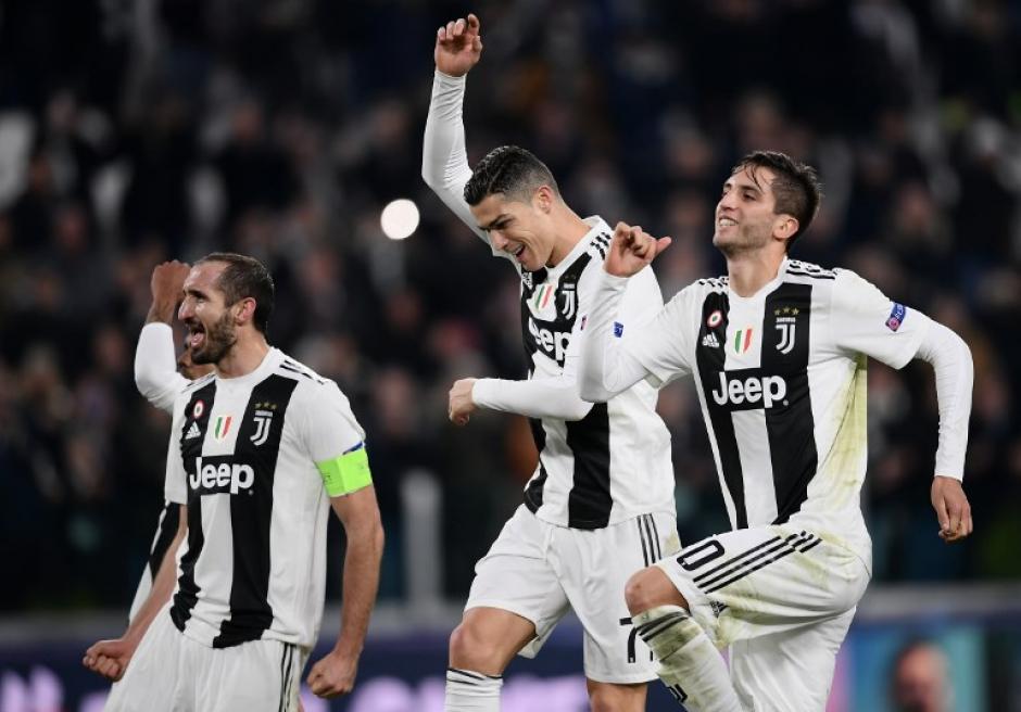 Así festejó Cristiano Ronaldo su anotación con la Juventus en el juego ante la Fiorentina. (Foto: AFP)