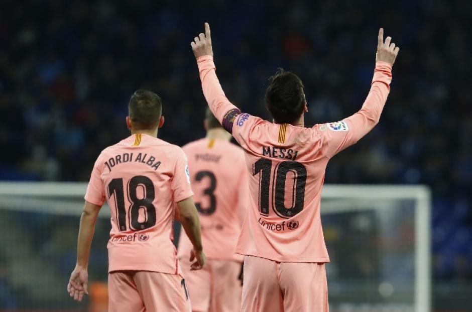 Messi se mandó con dos golazos de tiro libre. (Foto: AFP)
