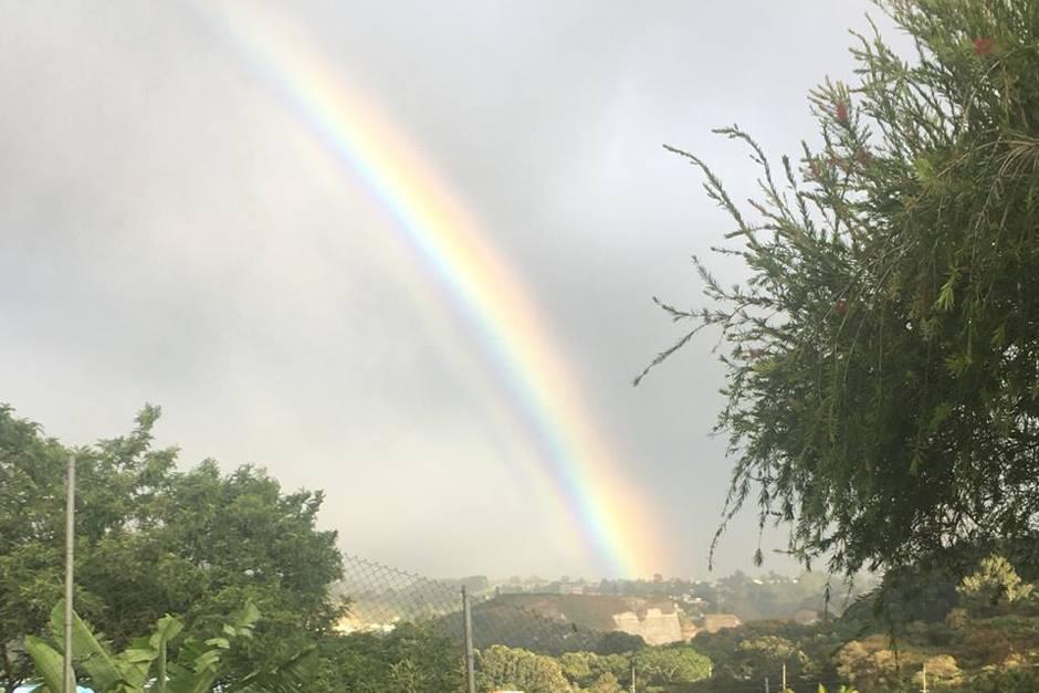 Un arcoiris sorprendió a los guatemaltecos este lunes.(Foto: Javier Miranda/Soy502)&nbsp;