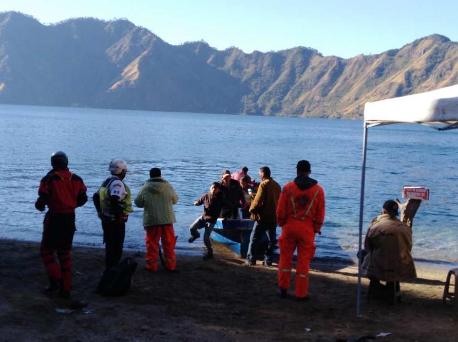 Un turista de origen estadounidense se habría ahogado en la Laguna de Ayarza en Santa Rosa. (Foto:&nbsp;@BVoluntariosGT)