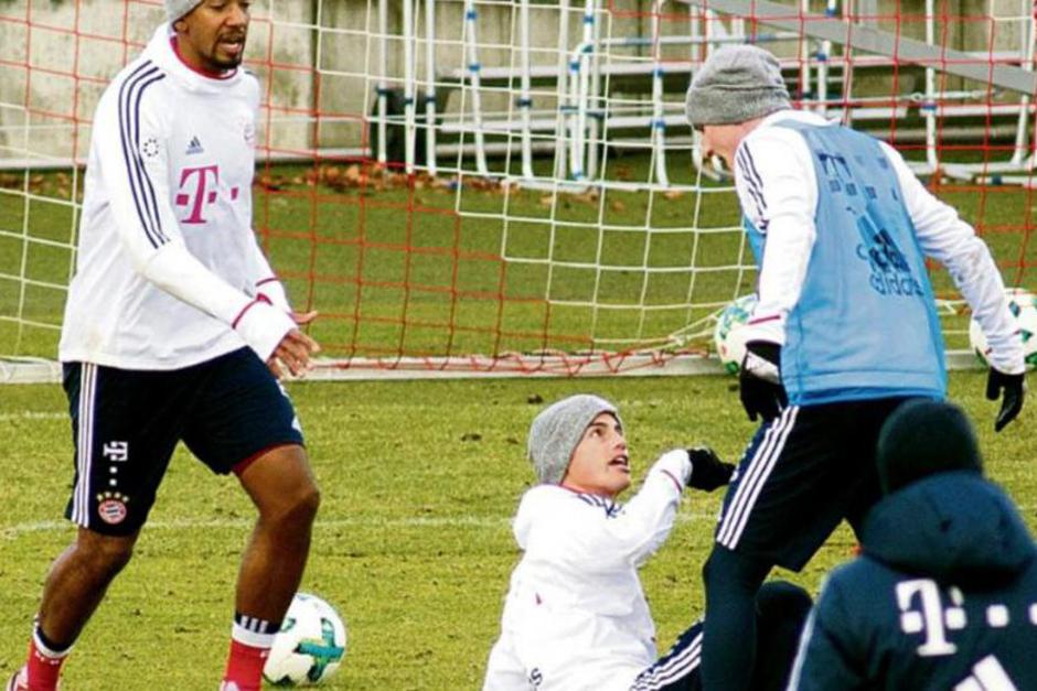 El colombiano tuvo un altercado con uno de sus compañeros del Bayern Múnich. Por fortuna fueron separados, de lo contrario el encontronazo terminaría en golpes. (Foto: Diario Blid)