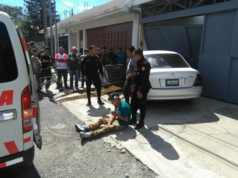 La PNC reportó la captura de dos supuestos asaltantes en la zona 11. (Foto: Usuarios Soy502)&nbsp;