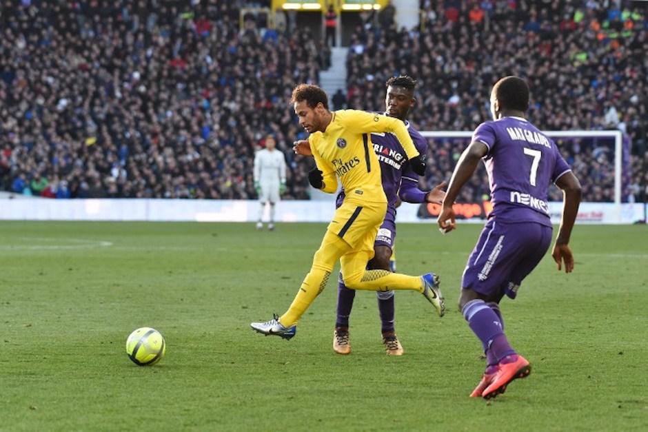 El 10 del París Saint-Germain ha conseguido 19 goles en 18 partidos disputados con el club parisino. (Foto: AFP)