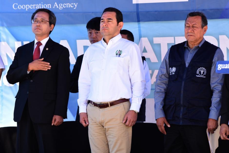 El presidente participó junto al embajador coreano en la inauguración de la Unidad Materno Infantil del Hospital de Huehuetenango. (Foto: Ministerio de Salud)
