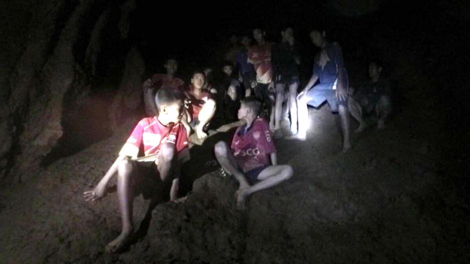 Los niños atrapados en una cueva fueron invitados a la final del Mundial. (Foto: ABC)