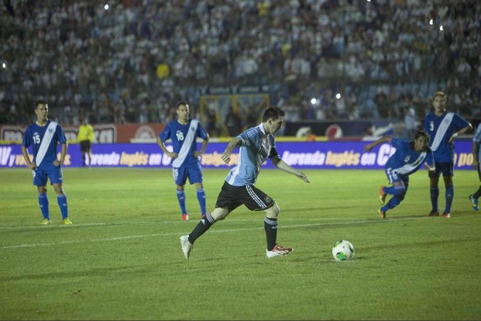 Lionel Messi en el último enfrentamiento ante Guatemala, en el estadio Doroteo Guamuch Flores. (Foto: archivo/Soy502)