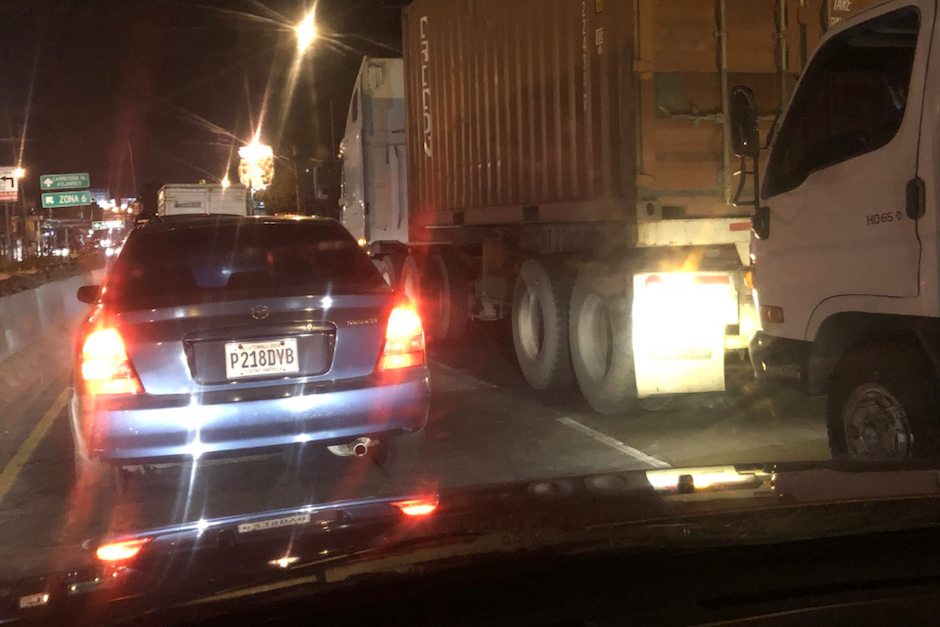 Así luce la calle Martí sobre la zona 6 capitalina. (Foto. Twitter/@ElCancheArriaza)