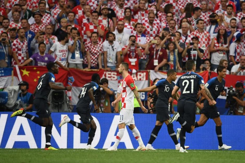 Francia y Croacia empatan antes de los 30 minutos. (Foto: AFP)