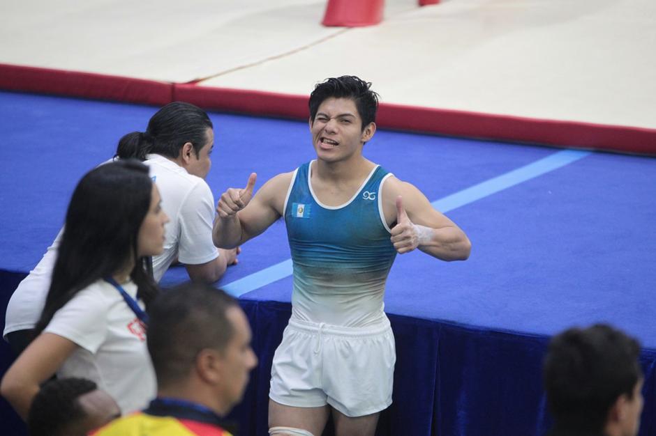 Jorge Vega dominó la prueba de piso en la gimnasia en Barranquilla 2018. (Foto: COG)