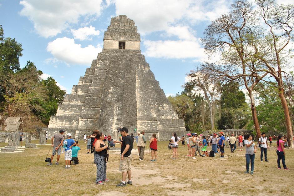 900 mil guatemaltecos se desplazaron por el país durante el fin de semana largo de septiembre de 2017. (Foto: Archivo/Soy502)