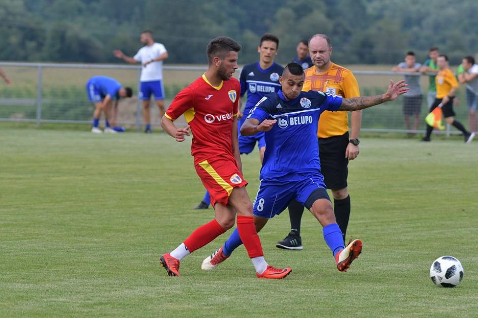 El centrocampista Jorge Aparicio se alista para el debut oficial en el NK Slaven Belupo. (Foto: Twitter)