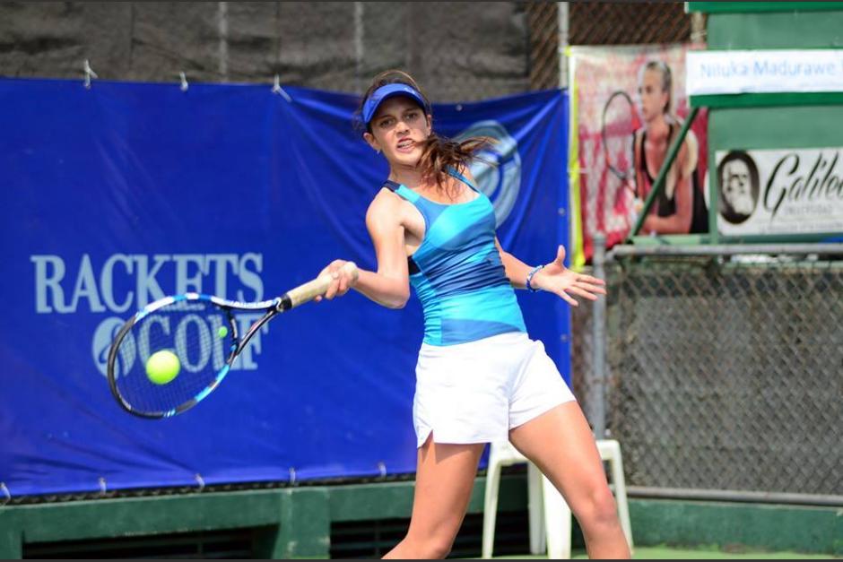 Gabriela Rivera se convirtió en la primera guatemalteca en competir en el Roland Garros Junior. (Foto: Federación de Tenis)