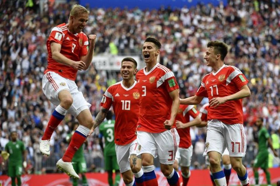 La primera celebración en el Mundial fue para la anfitriona Rusia. (Foto: AFP)