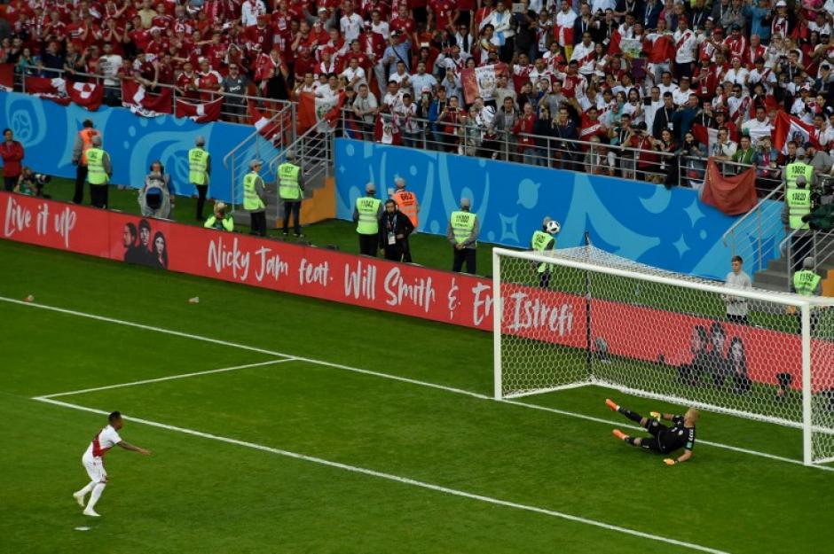 Cueva falló el penalti para Perú. (Foto: AFP)