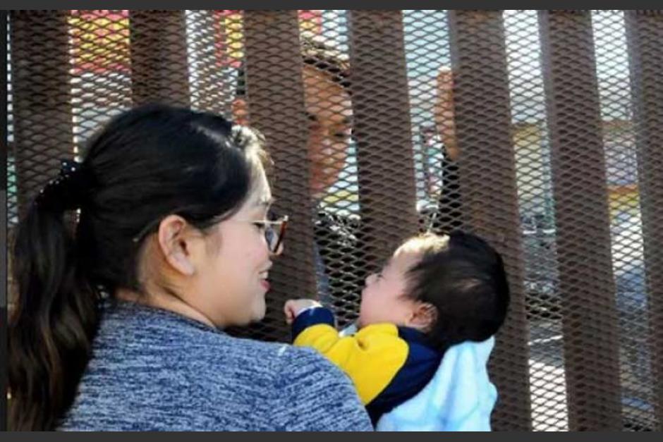 Funcionarios estadounidenses ya han separado 2 mil 342 niños de sus familiares en la frontera con México. (Foto: proceso.hn)