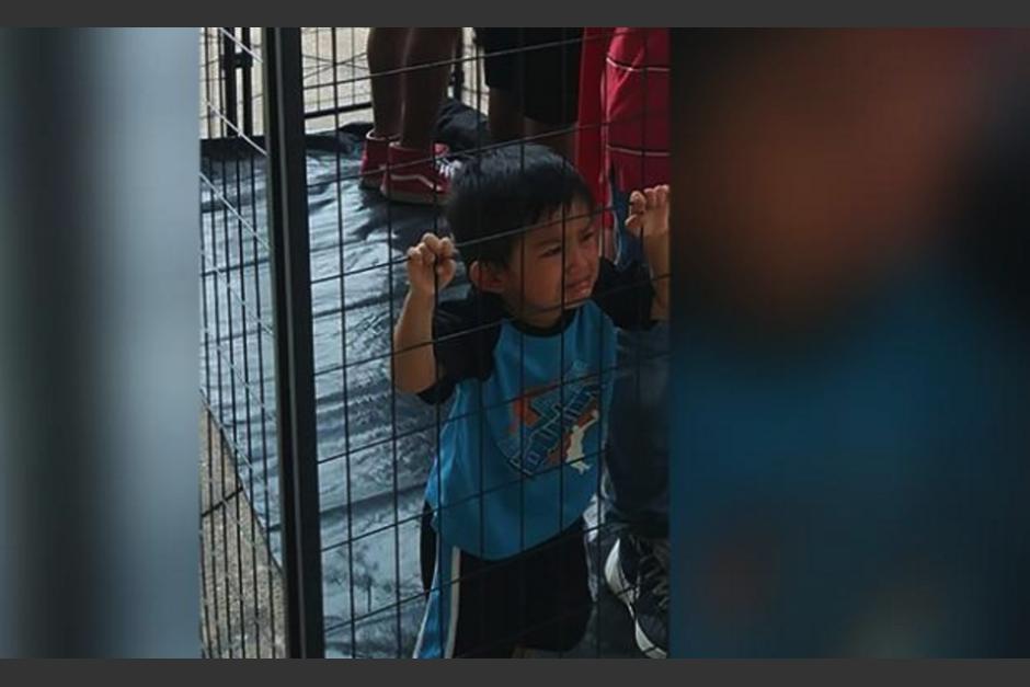 La foto de un niño se viralizó en las redes sociales con la crisis migratoria. (Foto: Facebook/Leroy Pena)