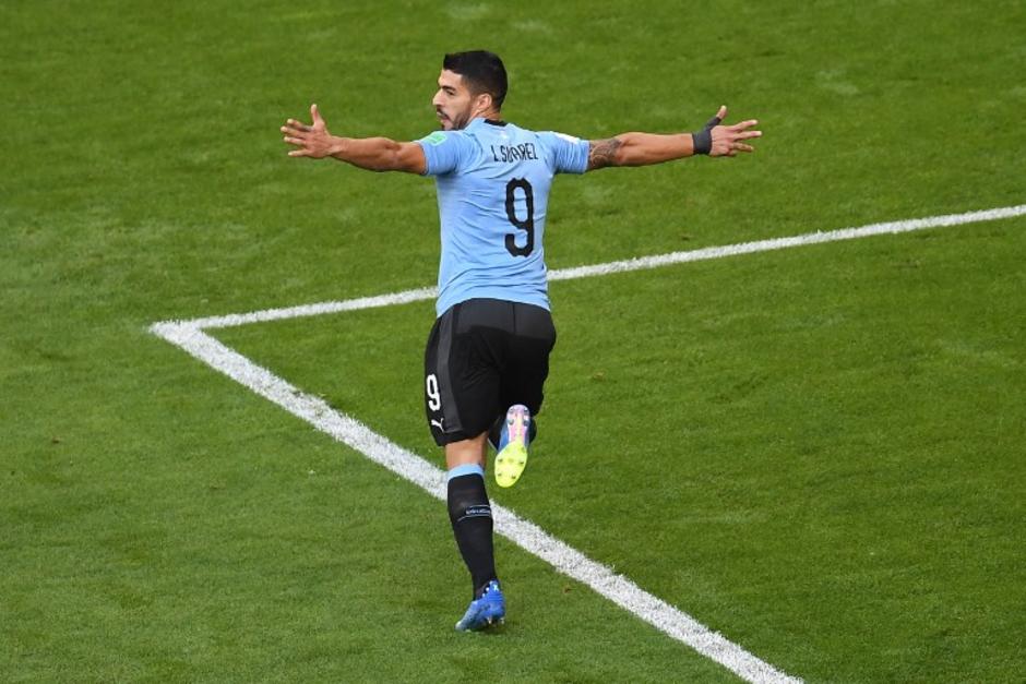 Así festejó Luis Suárez el gol con el que Uruguay ya derrota a Rusia. (Foto: AFP)