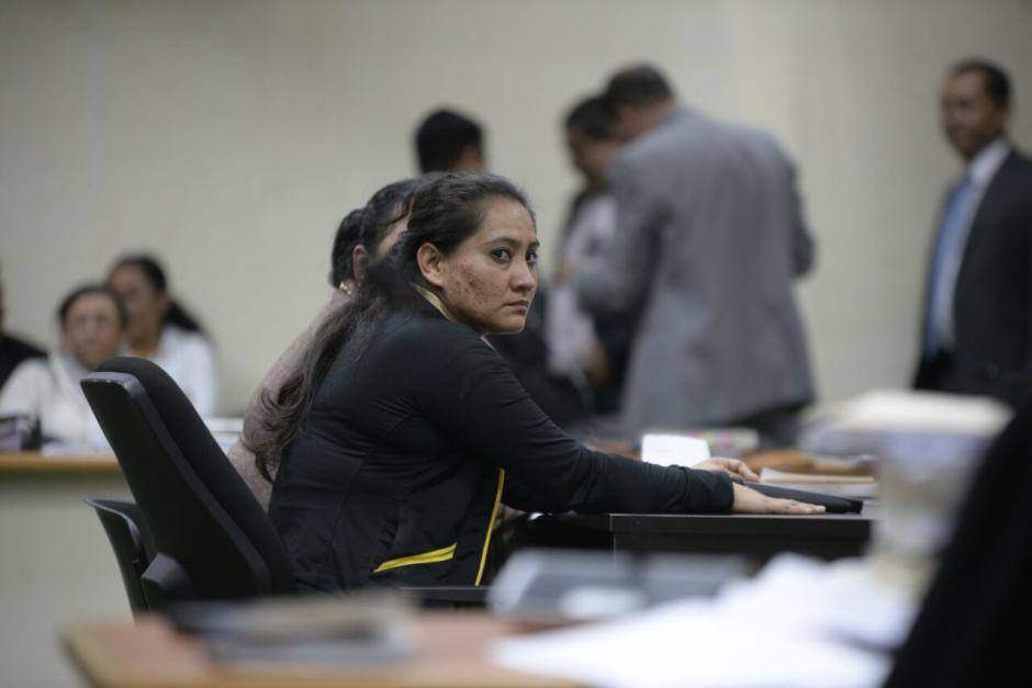 Lucinda Marroquín, la subinspectora de la PNC acusada de homicidio culposo, podría enfrentar proceso por tortura y ejecución extrajudicial. (Foto: archivo/Soy502)