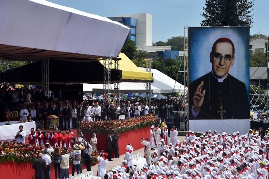 Monseñor Romero fue beatificado en mayo de 2016 durante un acto religioso que tuvo lugar en San Salvador. (Foto: AFP)