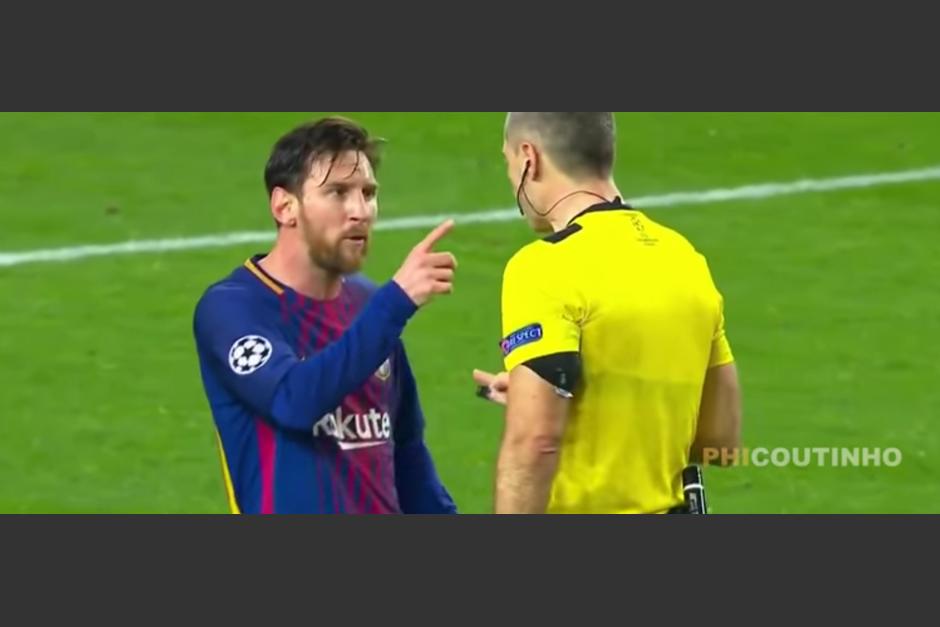 Messi le reclamó al árbitro luego de una falta. (Foto: captura de video)&nbsp;