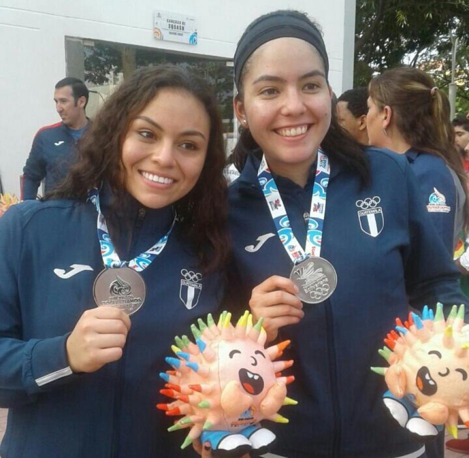 Guatemaltecas Ana Gabriela y&nbsp;María Renee Rodríguez brillan en Panamericano de Raquetbol en Chile. (Foto: Instagram)
