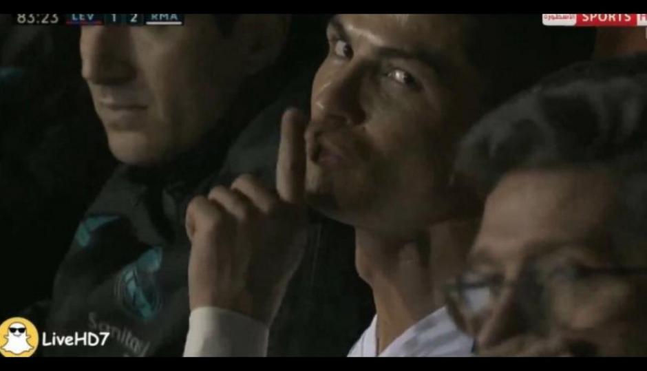 Cristiano Ronaldo le manda un mensajito a los del Barcelona.  (Foto: Twitter)