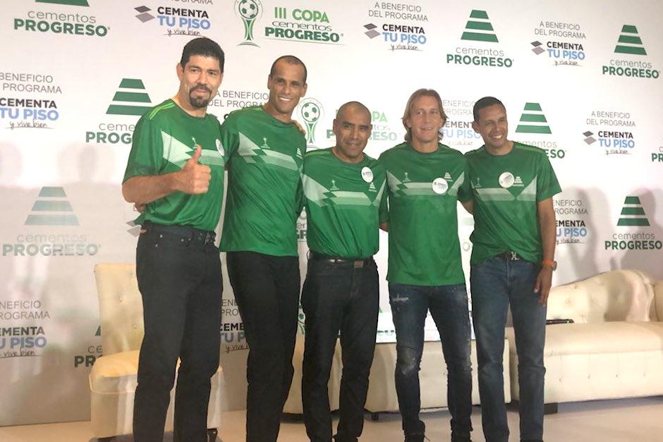 Rivaldo, Michel Salgado, JC Plata, Claudio Albizuris y Edgar el Gato Estrada presentaron oficialmente la Copa Cementos Progreso 201. (Foto: Luis Barrios/Soy502)