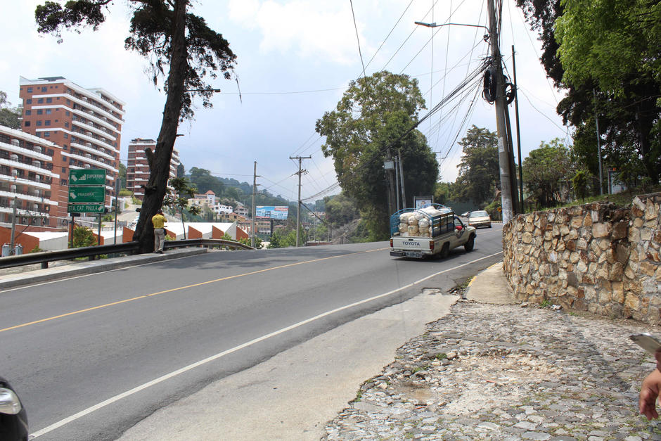 La 20 calle de la zona 10 es una de las rutas más transitadas entre ambos municipios. (Foto: Valeria Barillas/Soy502)