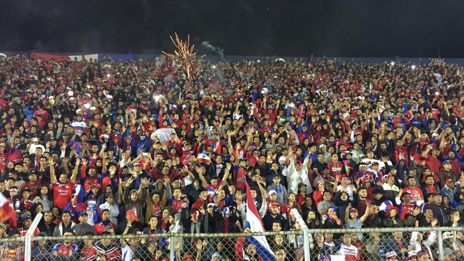 Más de 11 mil aficionados abarrotaron el Mario Camposeco. (Foto: Luis Barrios/Soy502)