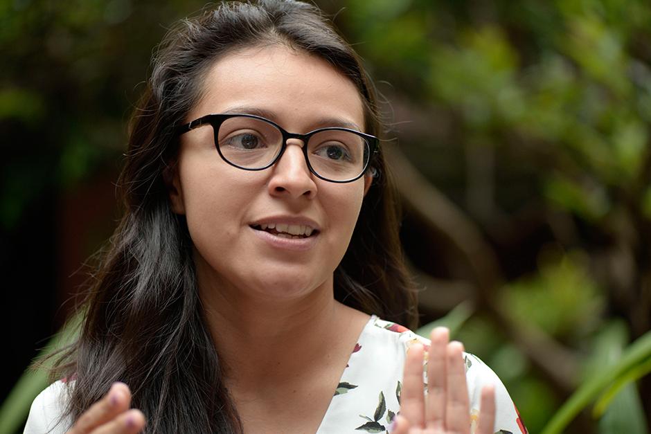 Lilian García Oliva recién se graduó de Licenciada en Física Aplicada en la Universidad de San Carlos (Foto: Wilder López)