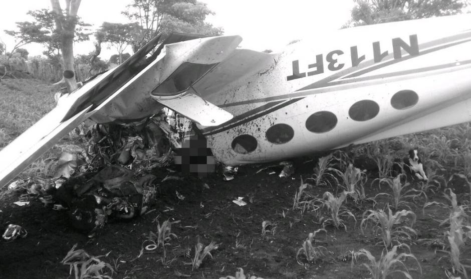 Una avioneta cayó en Génova Costa Cuca, Quetzaltenango esta mañana, hasta el momento se desconocen detalles sobre lo ocurrido. (Foto: Stereo 100)