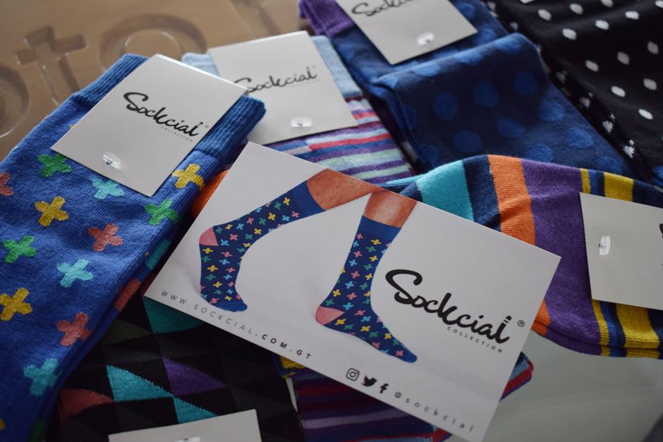 Los calcetines son hechos en Guatemala y tienen diseños únicos. (Foto: María José Lara/Soy502)