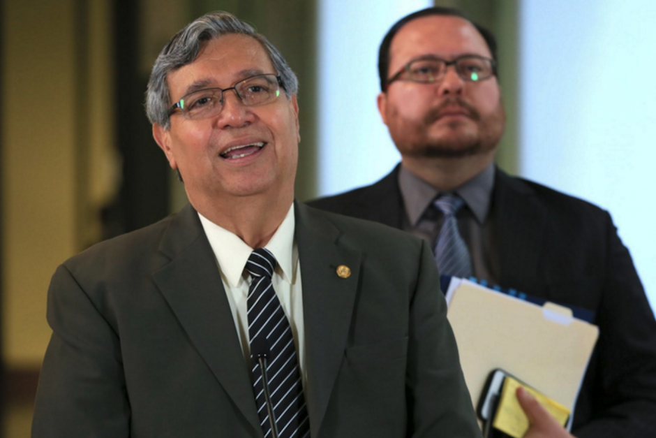 El vicepresidente Jafeth Cabrera participó en la entrega de viviendas en el altiplano. (Foto: archivo/Soy502)