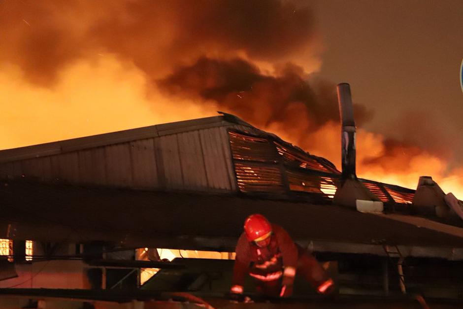 El siniestro ha puesto a trabajar arduamente a los bomberos Municipales. (Foto: Bomberos Municipales)