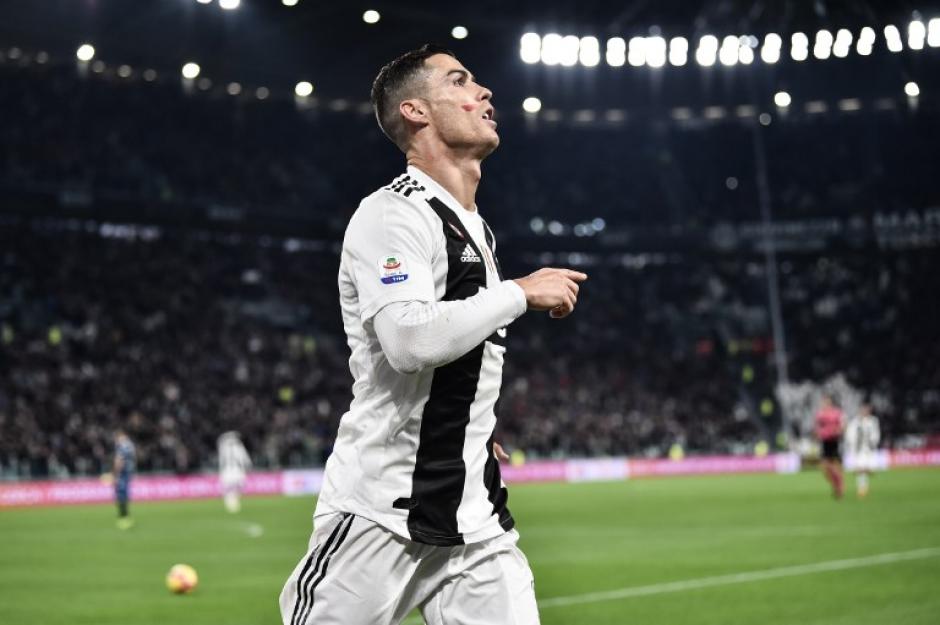 Cristiano Ronaldo jugó con una mancha roja en el rostro. (Foto: AFP)