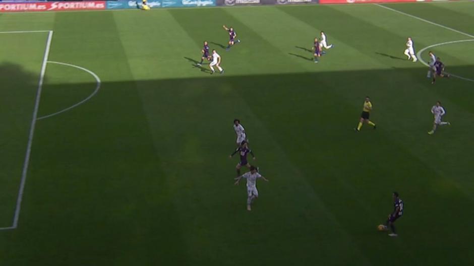 La jugada polémica en el gol del Eibar. (Foto: Captura de video)