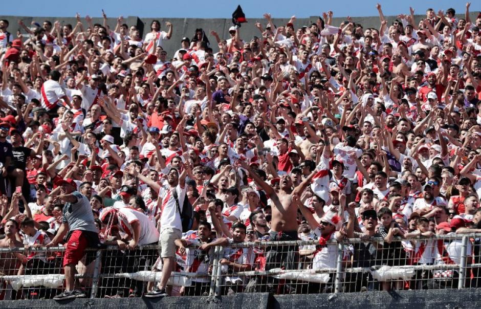 Los aficionados de River Plate abarrotaron el estadio Monumental. (Foto: AFP)