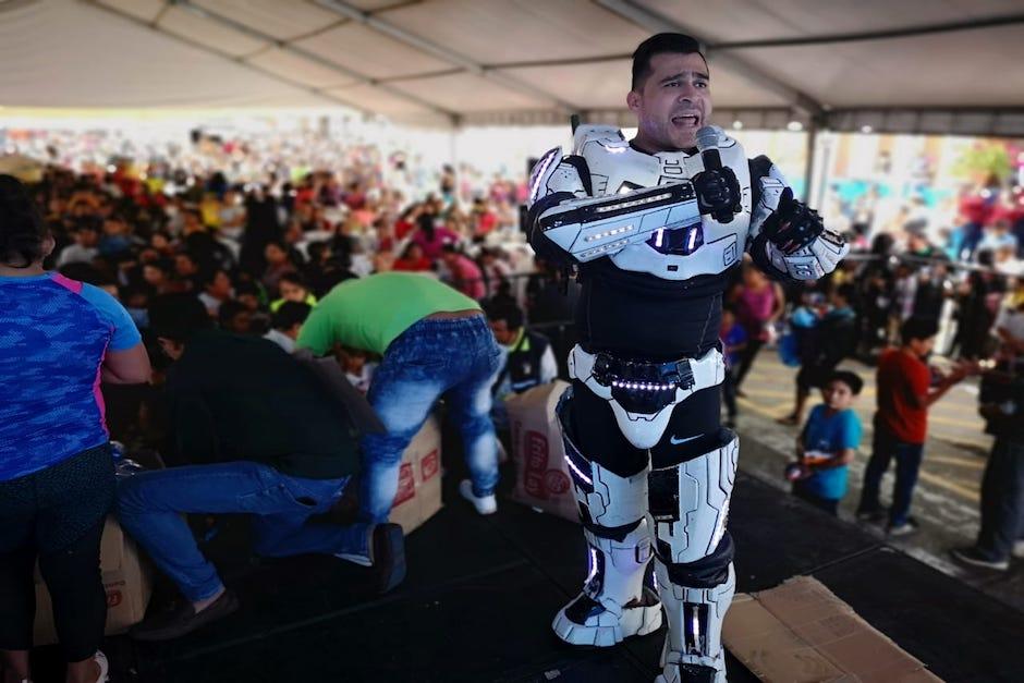 El alcalde de Mixco celebró el Día del Niño en la zona 1 de dicho municipio. (Foto: Municipalidad de Mixco)