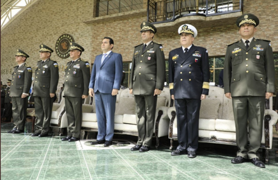 Morales participó en el evento junto a los altos mandos del Ejército. (Foto: Gobierno)