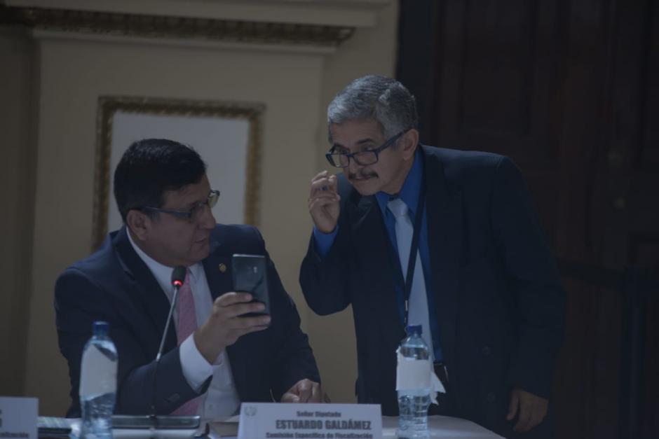 Los avalúos fueron presentados durante una reunión de la comisión que investiga la compra del edificio del MP. (Foto: Wilder López/Soy502)