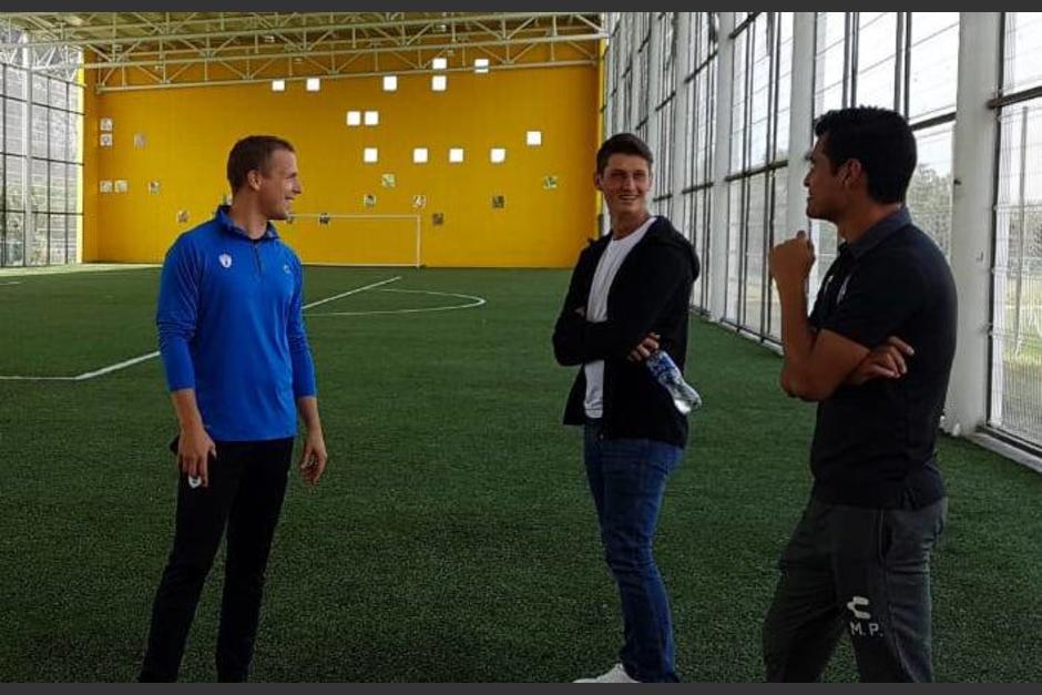 El futbolista guatemalteco Nicholas Hagen ya se encuentra en las instalaciones de la Universidad del Fú tbol sede del Club Pachuca, donde hará una prueba de 10 días. (Foto: Soy502)