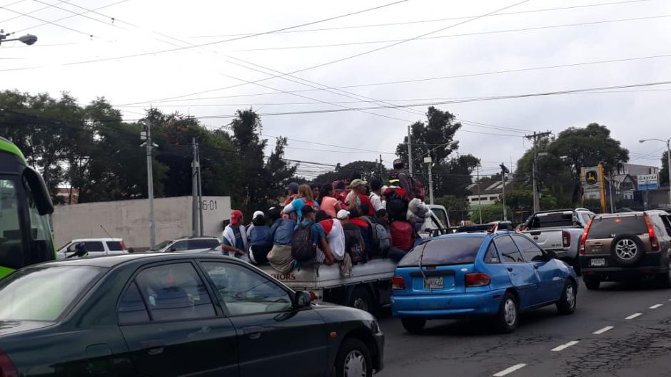 La PMT hizo descender de buses y carros a hondureños. (Foto: Dalia Santos/PMT)&nbsp;