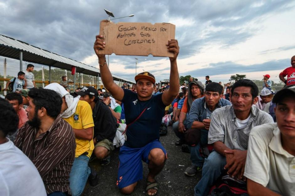 Miles de migrantes caminan en México rumbo a Estados Unidos. (Foto: AFP)&nbsp;